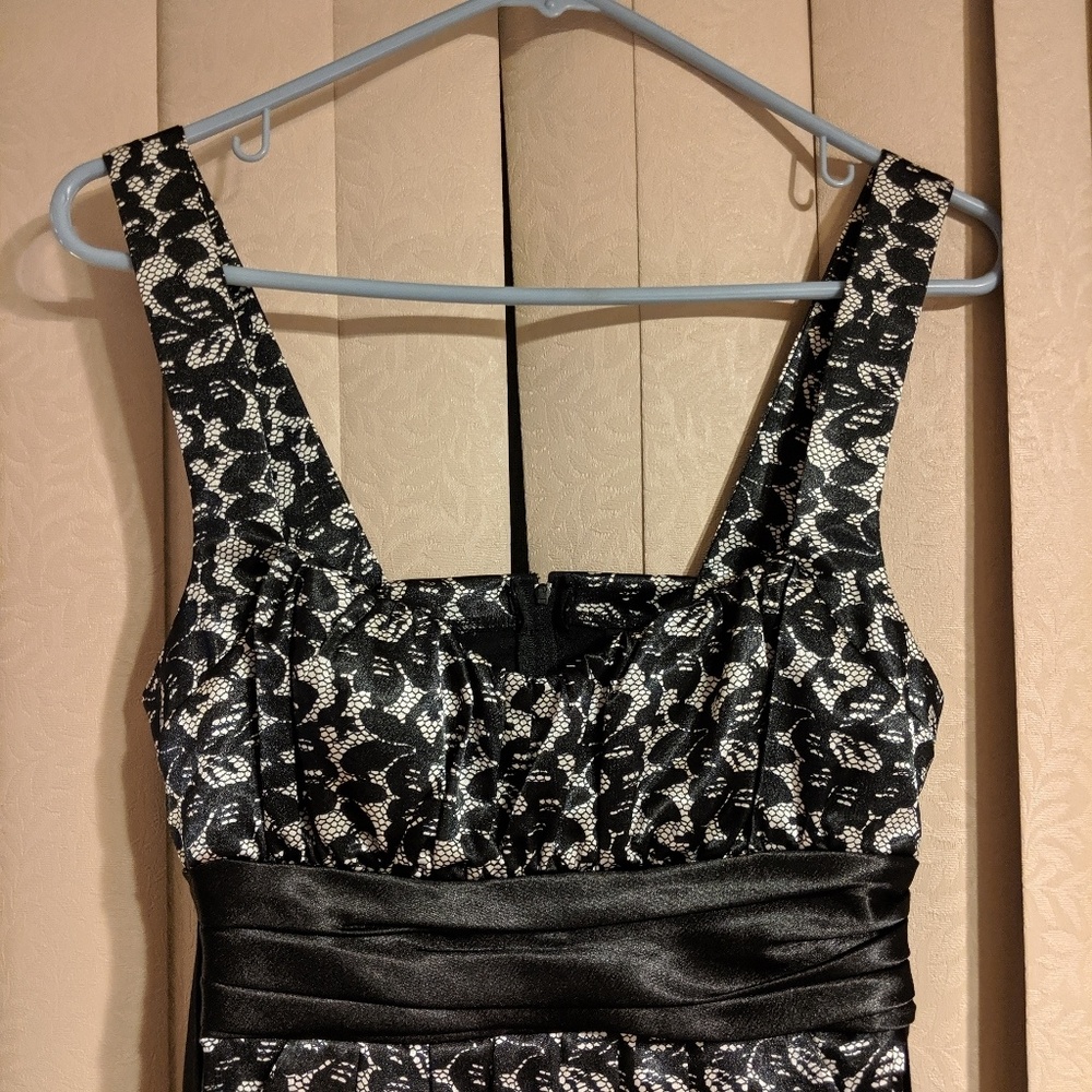 Black and White floral midi dress down